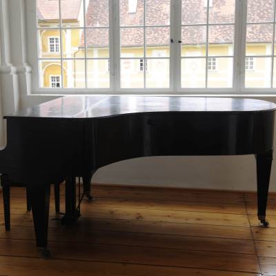 PIANO MOVING